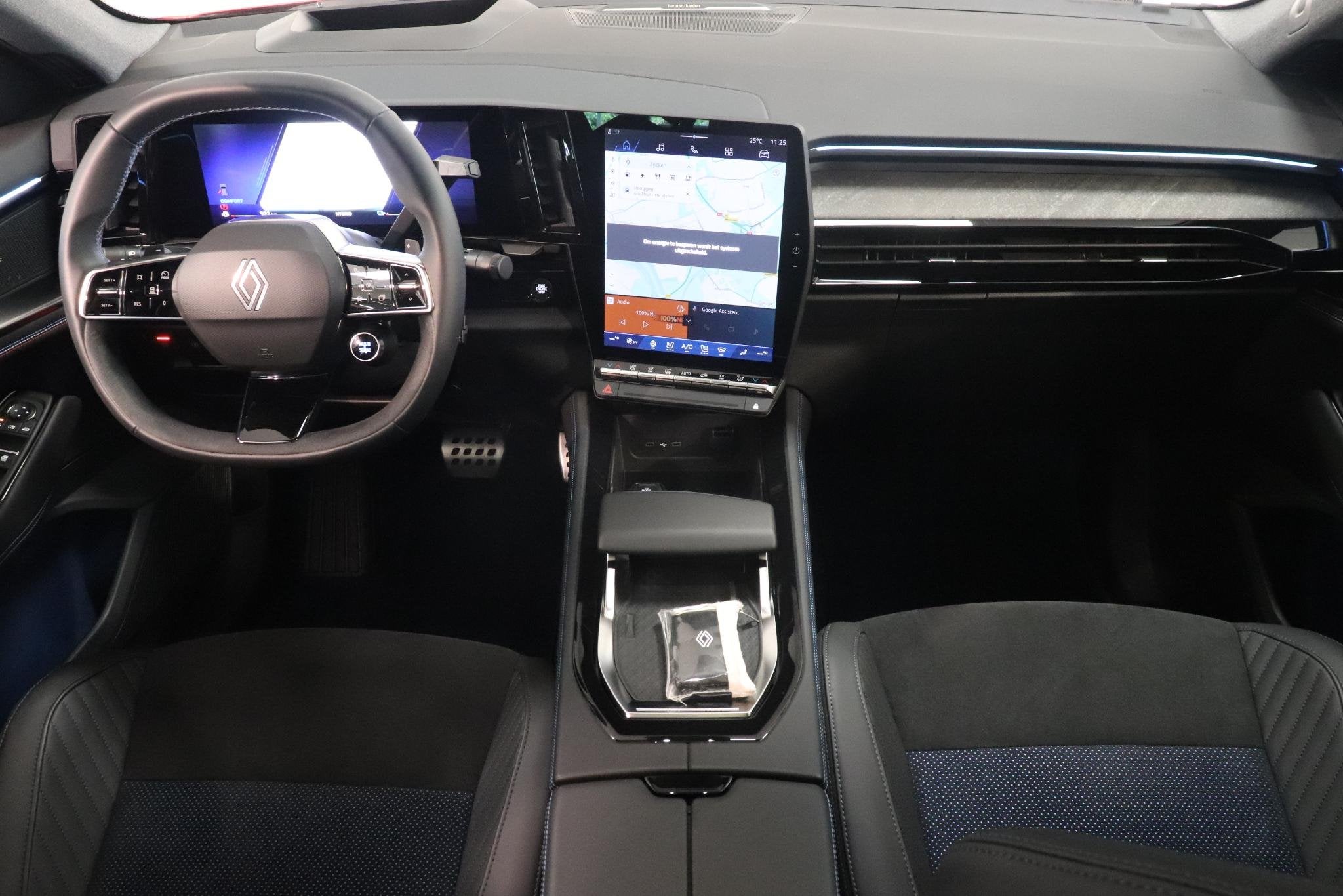 Renault Rafale 1.2 E-Tech 4x4 plug-in hybrid 300 atelier Alp, Automaat, Gebruikt, 1199 cc, Met garantie (alle)