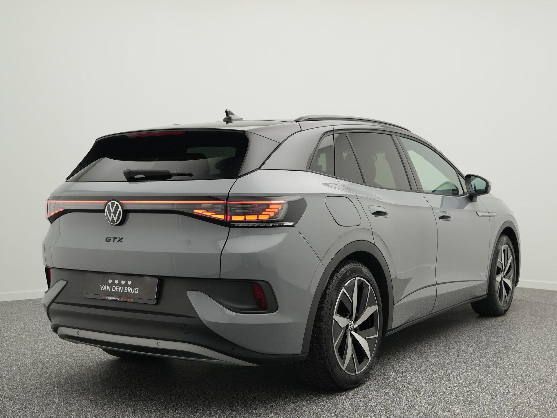 Volkswagen ID.4 GTX 4Motion 77 kWh 299 PK | LED Matrix IQ |, Auto's, Automaat, Stof, Gebruikt, Zwart