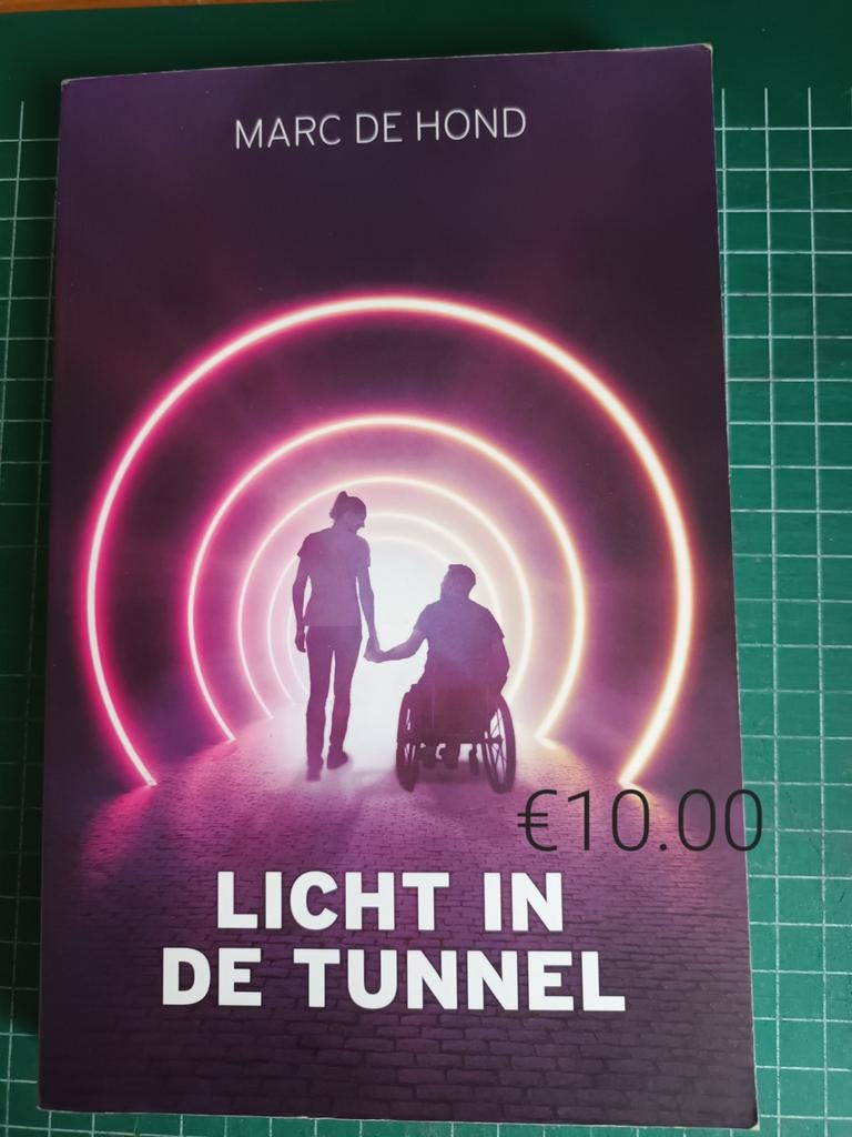 Licht in de Tunnel - Marc de Hond (Zo goed als nieuw), Ophalen of Verzenden, Zo goed als nieuw, Marc de Hond, Nederland