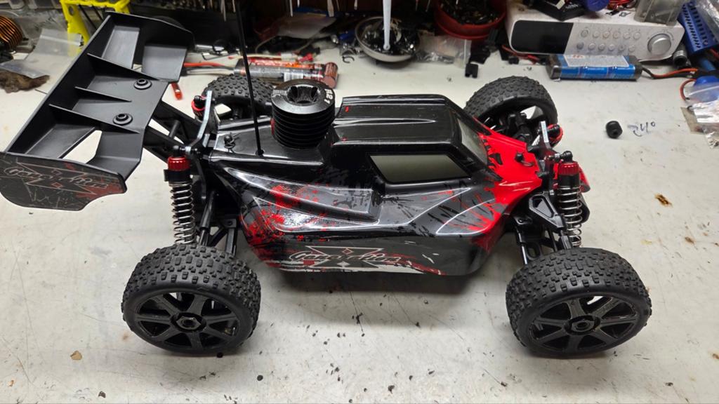 Te koop zogoed als nieuwe reely, Hobby en Vrije tijd, Auto offroad, Ophalen of Verzenden, Zo goed als nieuw, Schaal 1:8