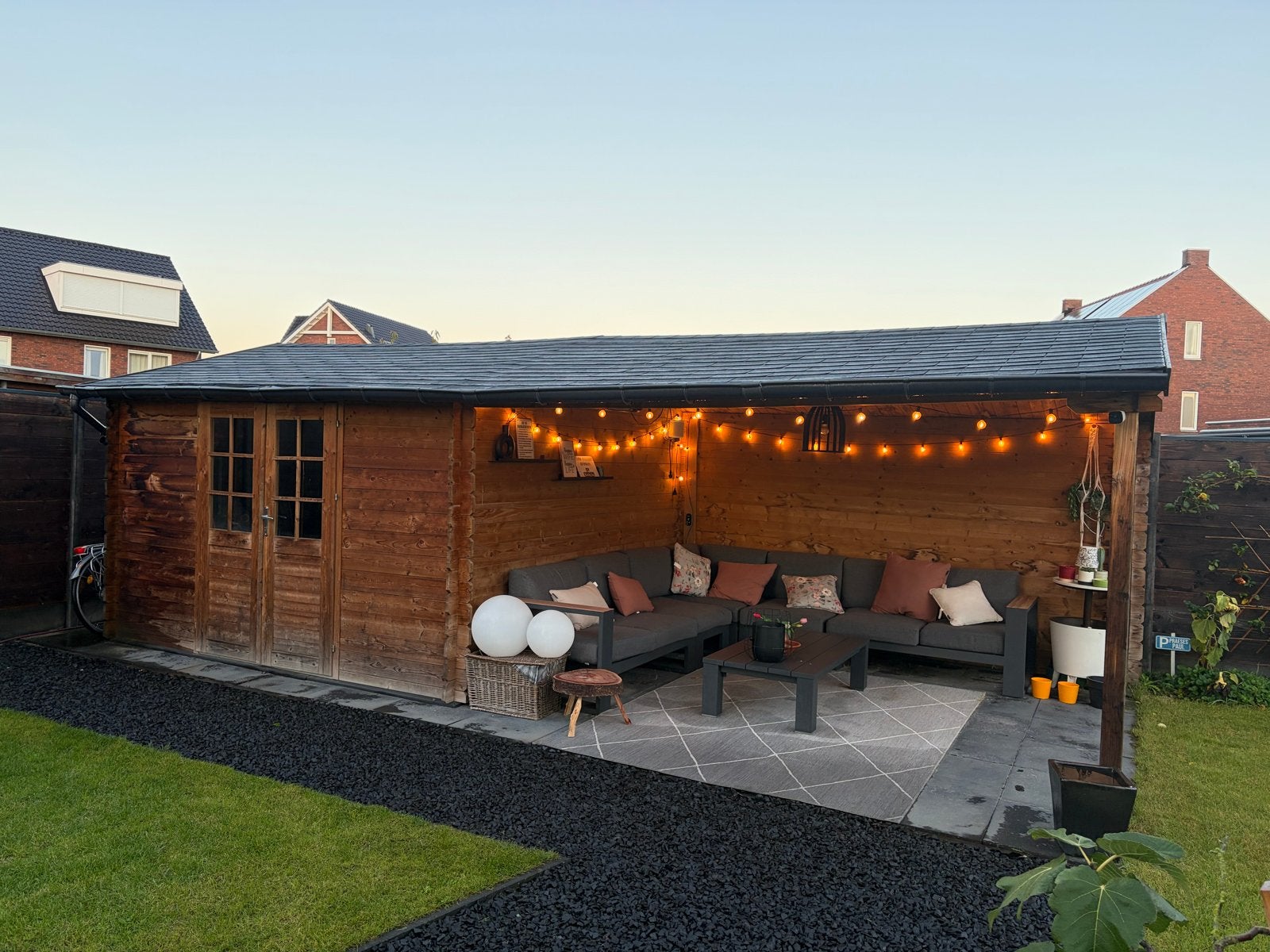 Ruim tuinhuis met overkapping - 7.20m x 3.6m, Ophalen, Tuinhuis, 2 ramen, 500 cm of meer