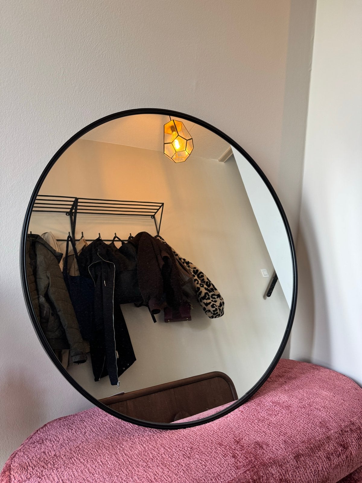 Grote ronde spiegel met zwarte rand 80 cm, Ophalen, Rond, Zo goed als nieuw, 75 tot 100 cm