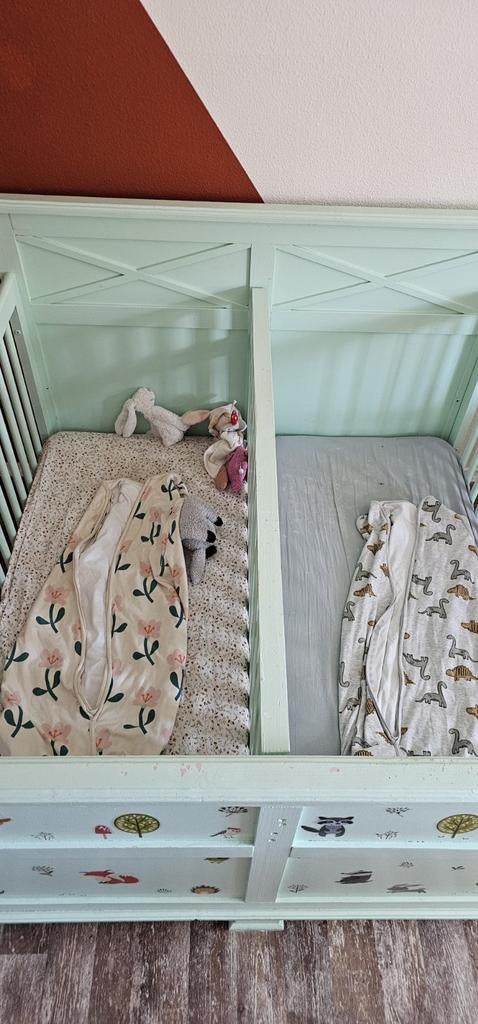 Tweeling ledikant met commode en kledingkast, Ophalen, Gebruikt, Jongetje of Meisje