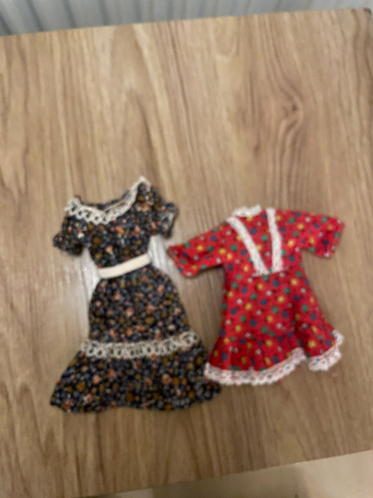 Sindy Pedigree poppen jurkjes 2 stks, Ophalen of Verzenden, Zo goed als nieuw, Kleertjes