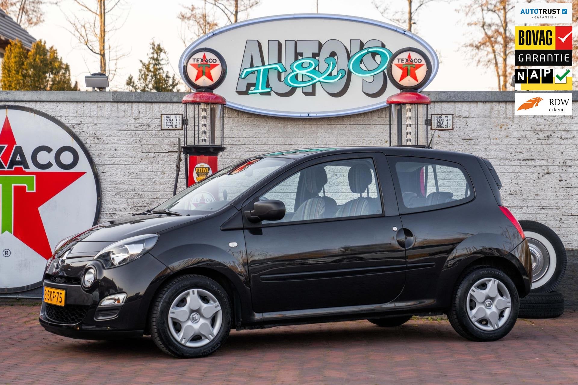 Renault Twingo 1.2 16V Parisienne 61.100 km +NAP NL-auto, Gebruikt, Zwart, 4 cilinders, 4 stoelen
