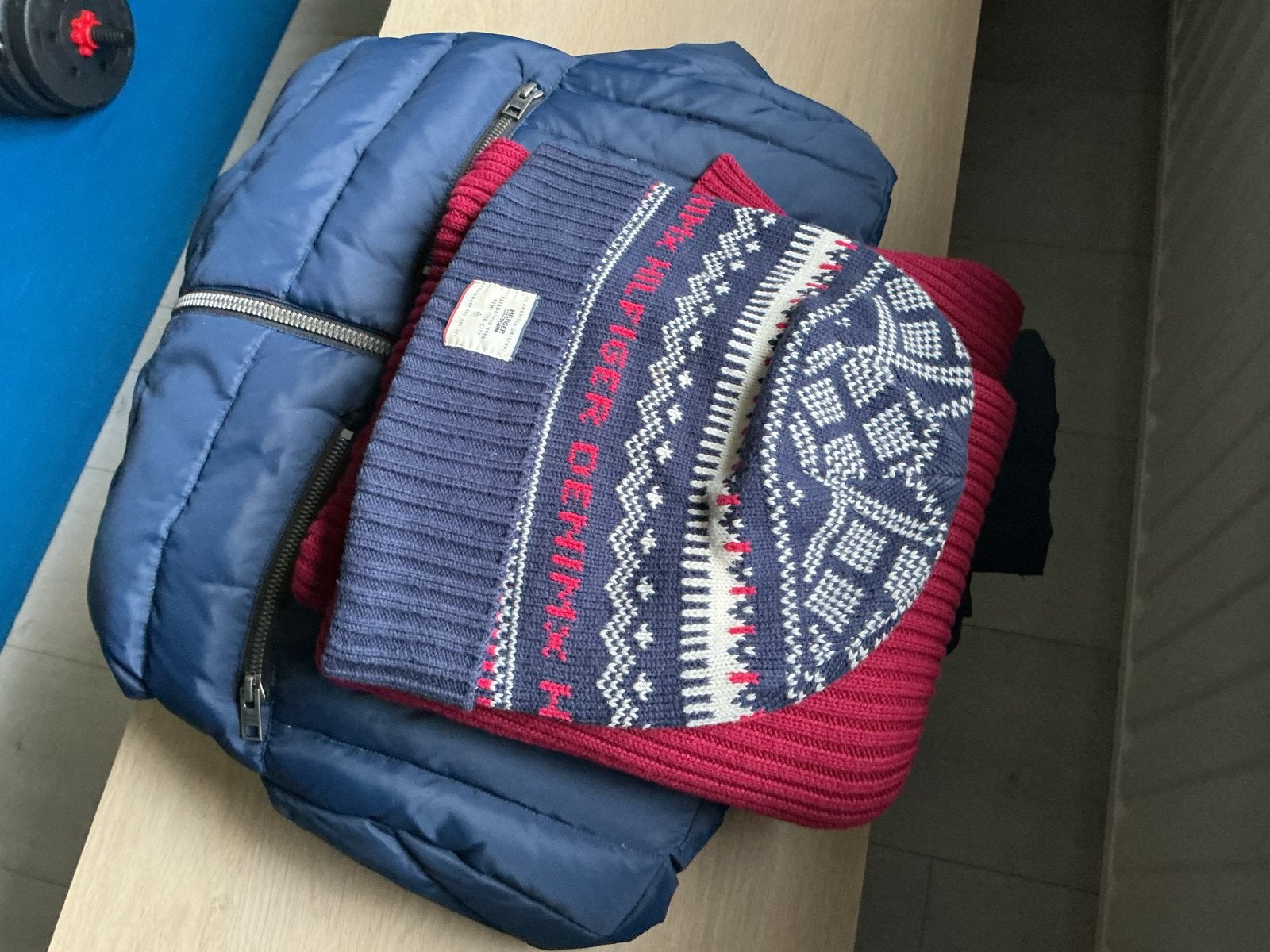 Heren Tommy Hilfiger Muts en Sjaal Set, izgst.!!, Ophalen of Verzenden, Zo goed als nieuw, Maat 38/40 (M), Muts