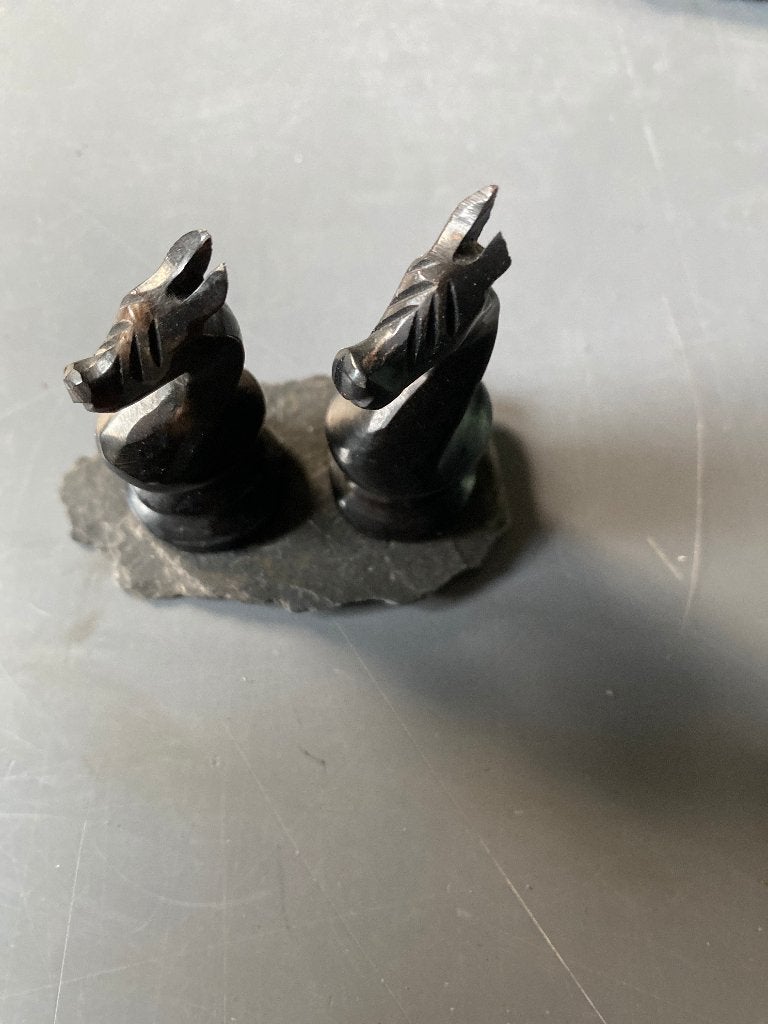 Twee paarden (schaakstukken ), Ophalen of Verzenden