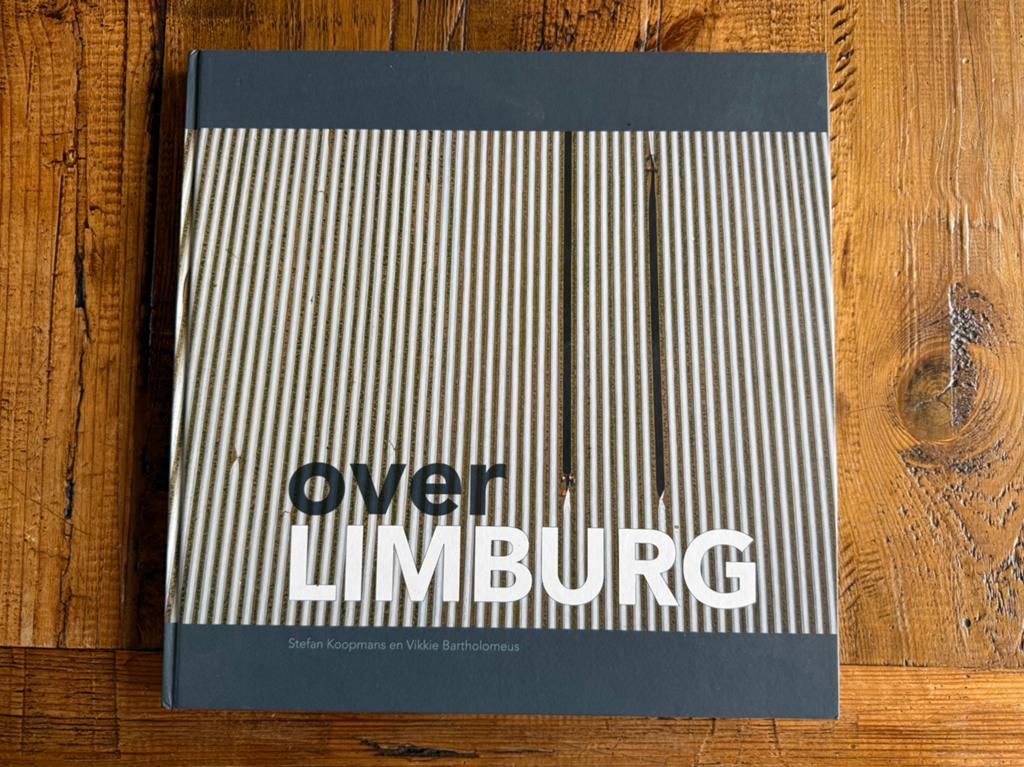 Fotoboek Over Limburg - Stefan Koopmans & Vikke Bartholomeus, Ophalen of Verzenden, Zo goed als nieuw, Nederland
