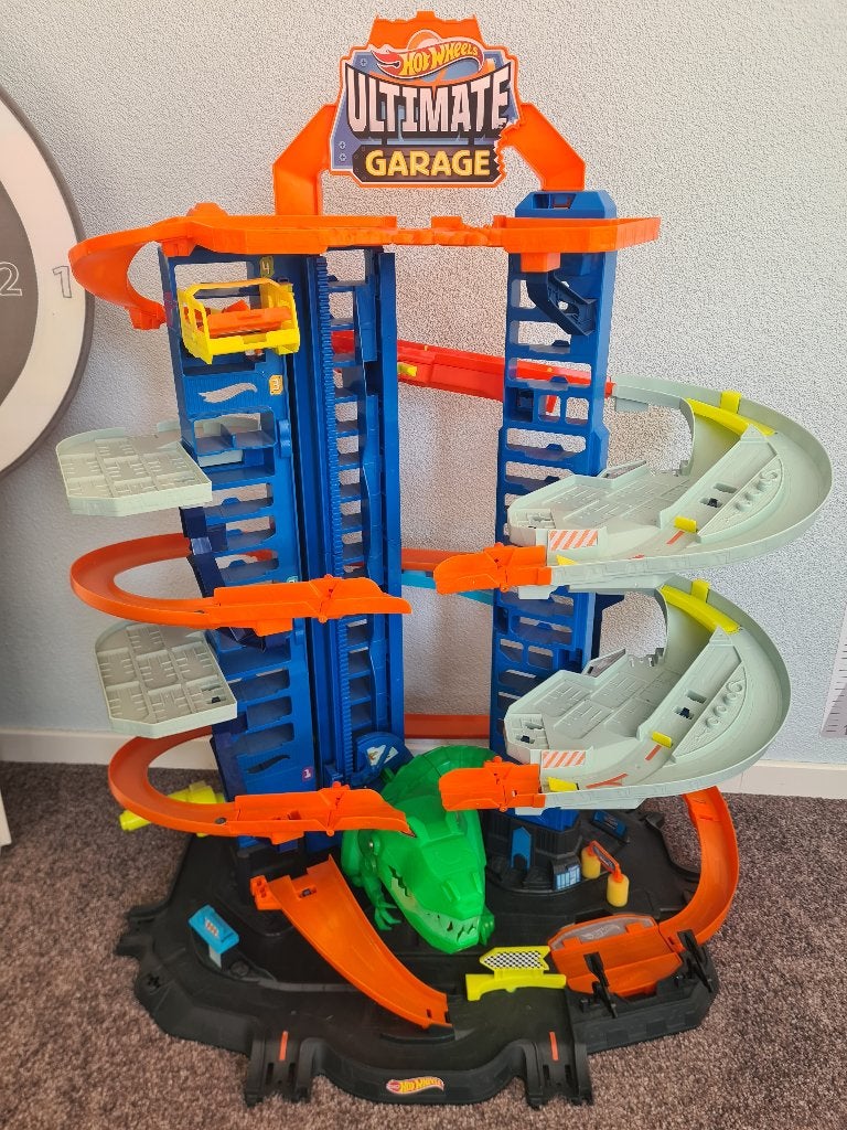 Hot Wheels Ultimate Garage met dinosaurus, Ophalen of Verzenden, Zo goed als nieuw, Handmatig, Hot Wheels