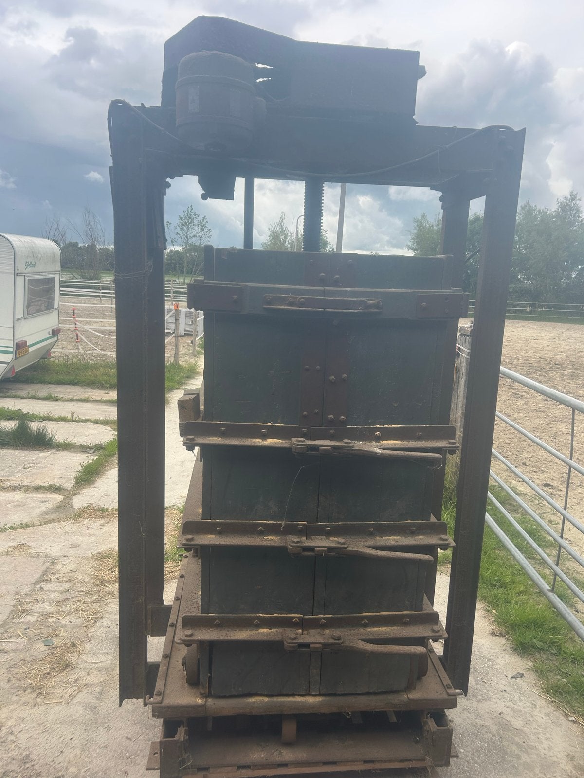 Karton/papier/afval/voddenpers/, Ophalen, Dieselmotor