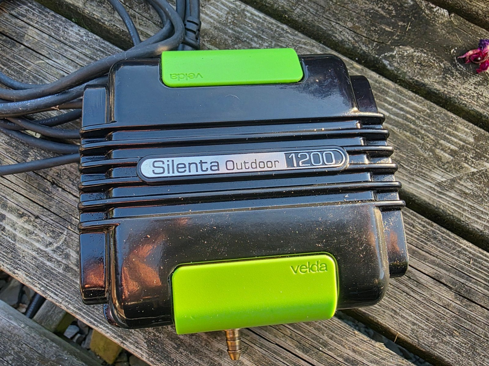 Velda silenta outdoor 1200, Tuin en Terras, Vijver-toebehoren, Ophalen of Verzenden, Zo goed als nieuw, Vijverpomp