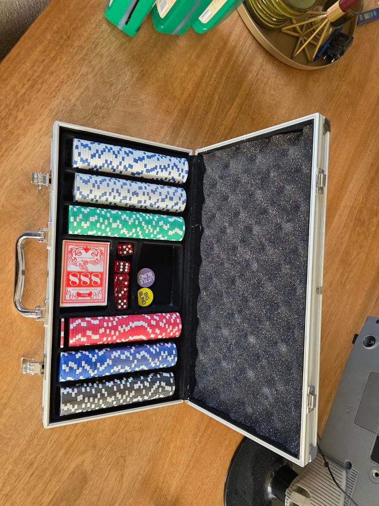 Pokerset. 300Chips., Euro, Ophalen of Verzenden, Zo goed als nieuw