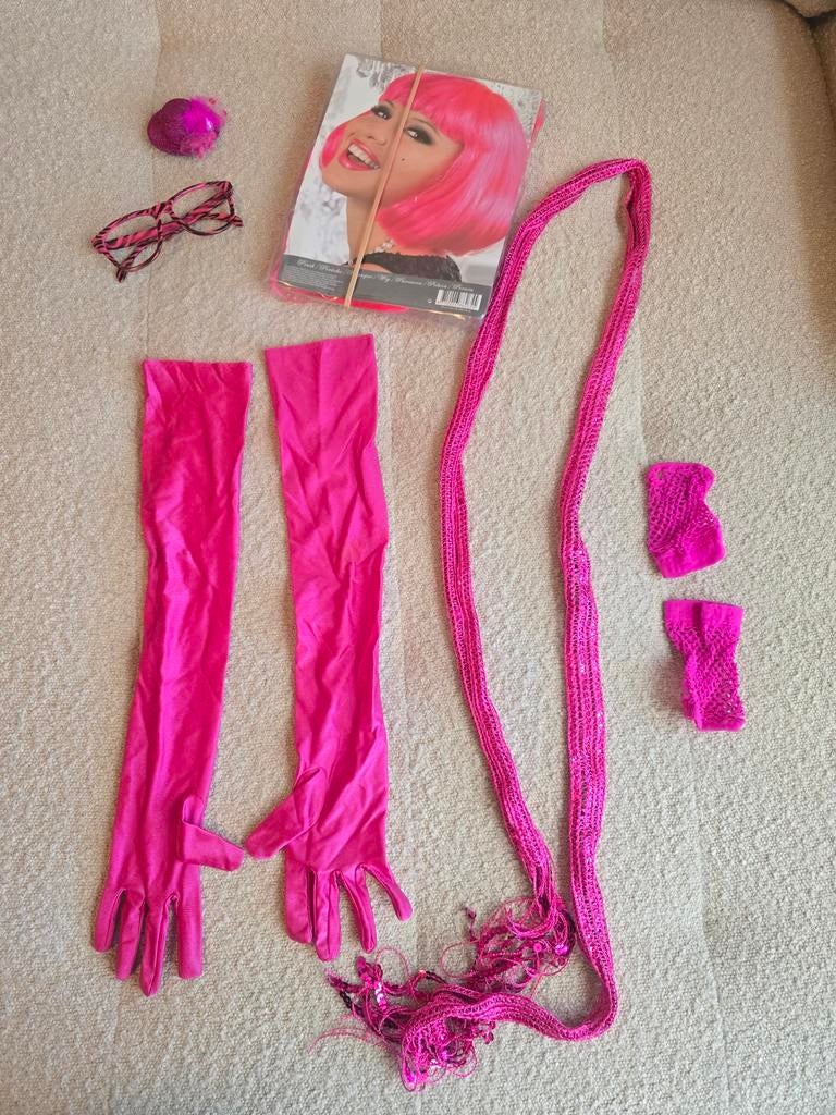 Fluoriserende roze artikelen voor carnaval incl pruik, Ophalen of Verzenden, Overige soorten