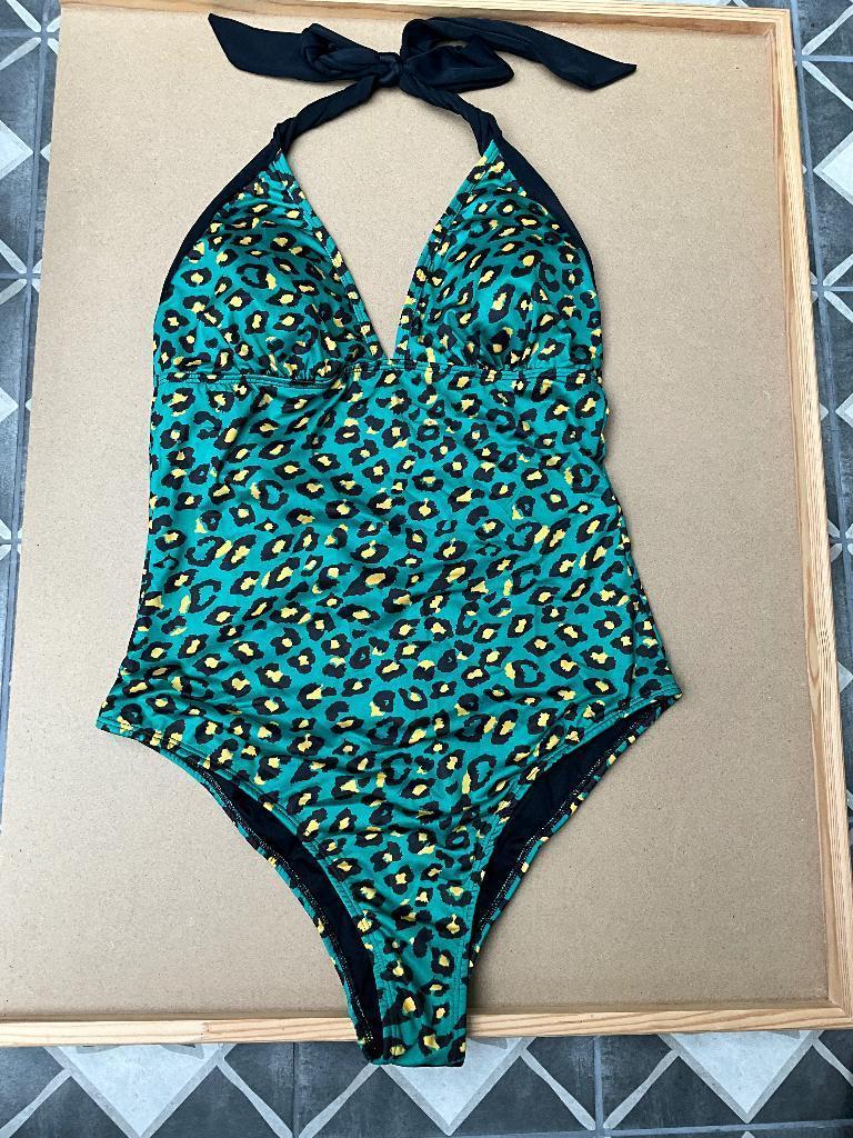 Beachwave badpak met dierenprint in maat 42, Zwart, Nieuw, Badpak, Ophalen of Verzenden