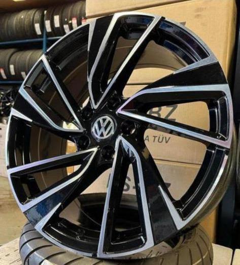 VOLKSWAGEN POLO LOOK VELGEN 17 INCH 5X100 POLO IBIZA AUDI A1, Auto-onderdelen, Ophalen of Verzenden, Nieuw, Velg(en)