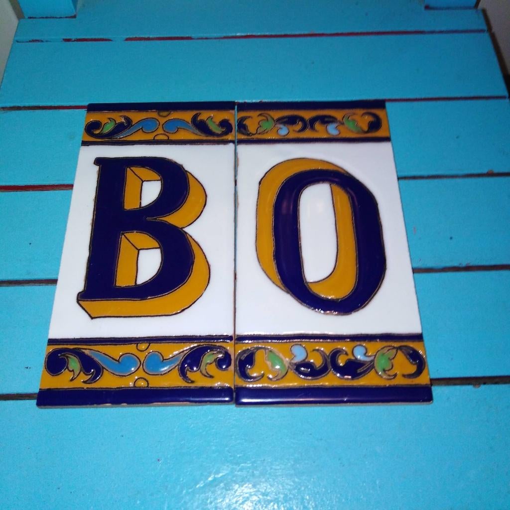 Spaanse keramische letter tegels letter B en letter O, Ophalen, Gebruikt