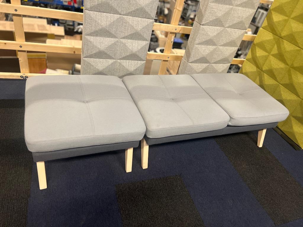 Design Profim Poef/ Lounge bank , 250 euro /set, 1 set, Gebruikt, 50 tot 75 cm, 125 cm of meer, Ophalen of Verzenden
