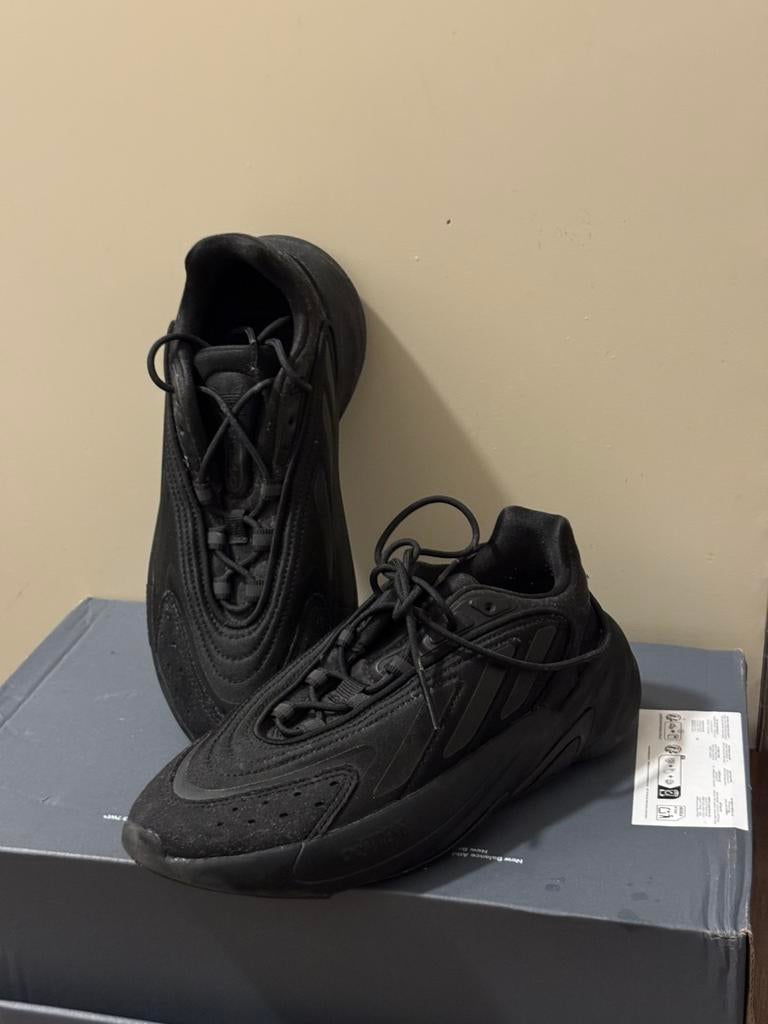 Adidas Ozelia 38 Sneakers, Zwart, Ophalen of Verzenden, Sneakers of Gympen, Zo goed als nieuw