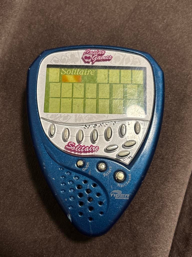 Tiger Electronics Casino Games Solitaire (2003), Puzzel en Educatief, Gebruikt, 1 speler, Ophalen of Verzenden