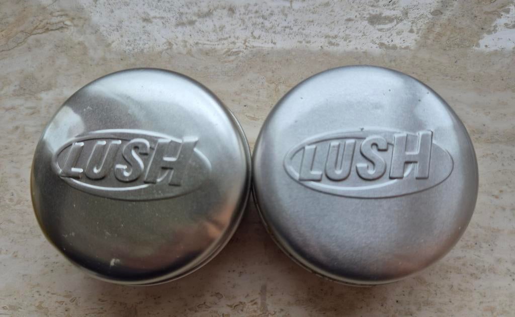 2 Zeepbar doosjes Lush., Sieraden, Tassen en Uiterlijk, Uiterlijk | Lichaamsverzorging, Ophalen of Verzenden, Nieuw, Overige typen
