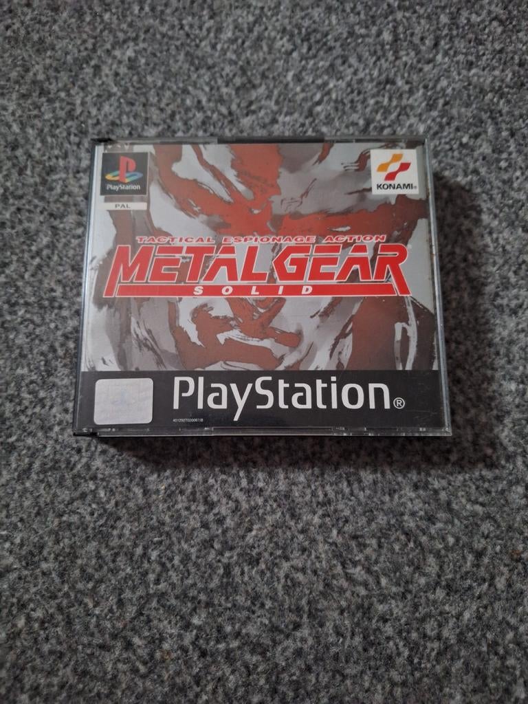 PS1 Spel Metal gear solid mét Resident evil 1 disc, Spelcomputers en Games, Games | Sony PlayStation 1, Ophalen of Verzenden