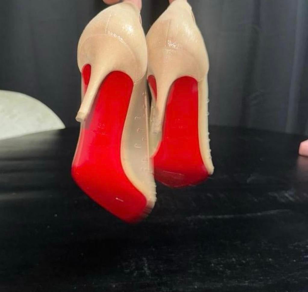 Louboutin Hakken - 1x Gedragen!, Ophalen, Zo goed als nieuw, Beige, Pumps