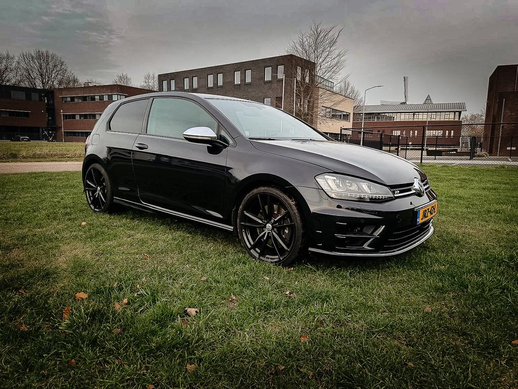 Volkswagen Golf R 2.0 TSI 450hp 4Motion 1st Owner N.A.P, Euro 6, 4 cilinders, 1984 cc, Alcantara
