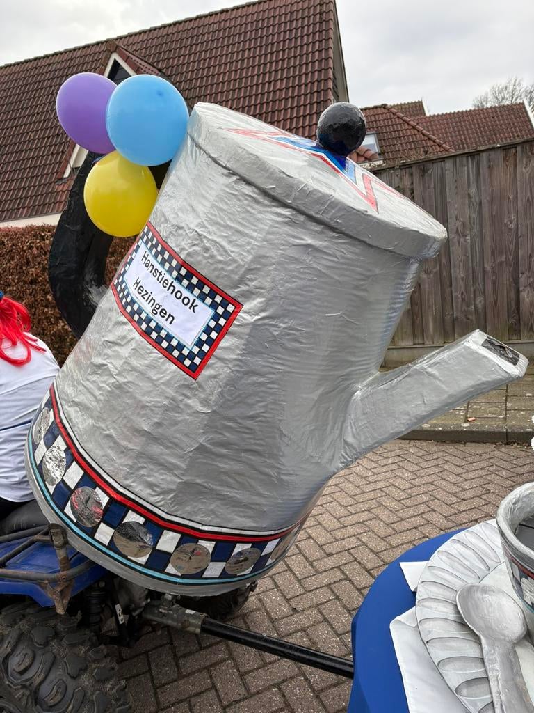 Carnaval loopgroep ‘Op de koffie komen’ 17 pers, Ophalen, Zo goed als nieuw, Maat 46/48 (XL) of groter, Carnaval