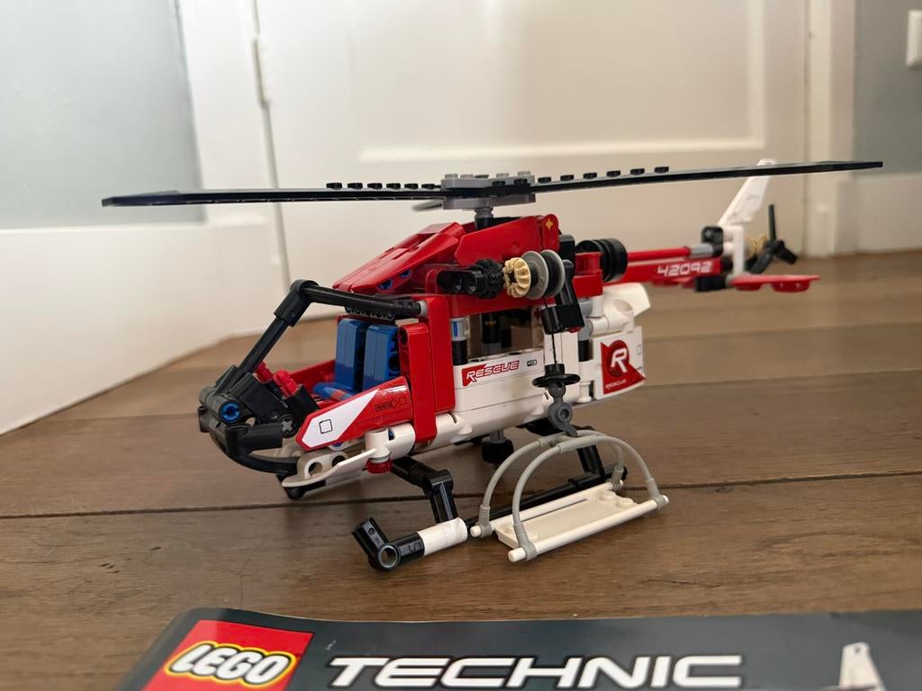 Lego Technic Red Rescue Helicopter 42092, Ophalen of Verzenden, Zo goed als nieuw, Complete set, Lego
