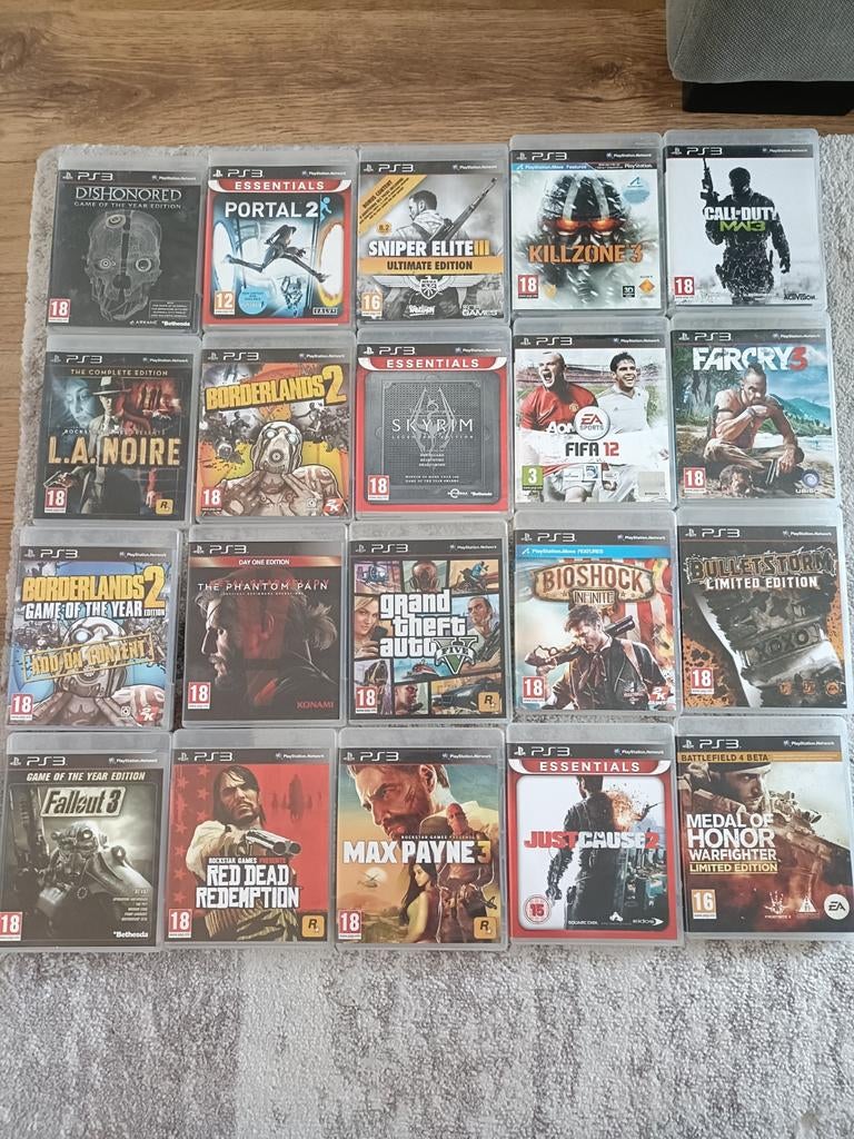 Losse PlayStation 3 Games, Ophalen of Verzenden, Zo goed als nieuw, Met 2 controllers, Slim