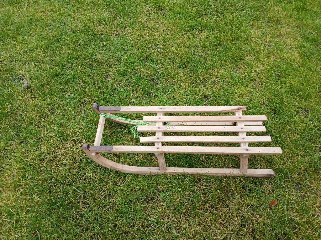 Houten slee, Ophalen, Gebruikt