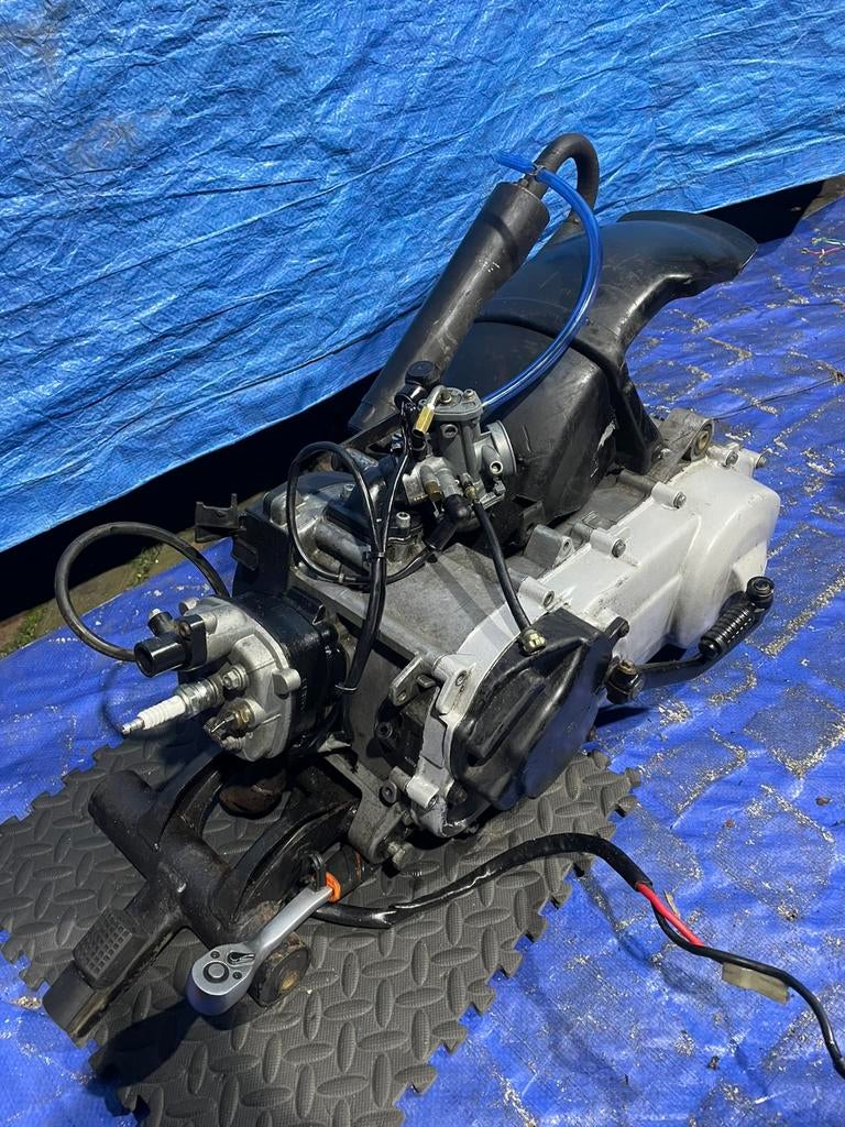 Zip sp h2o 70cc blok, Fietsen en Brommers, Brommeronderdelen | Scooters, Ophalen of Verzenden, Zo goed als nieuw, Blok, Piaggio