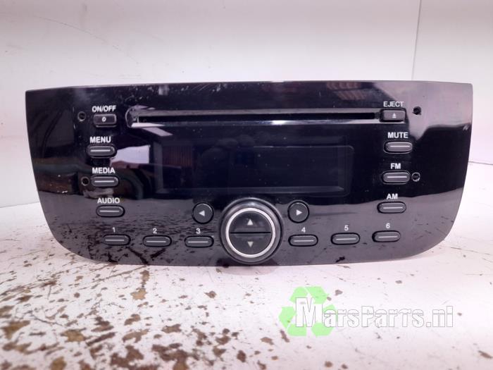 Radio CD Speler van een Fiat Punto Evo, Gebruikt, -, -, Ophalen of Verzenden