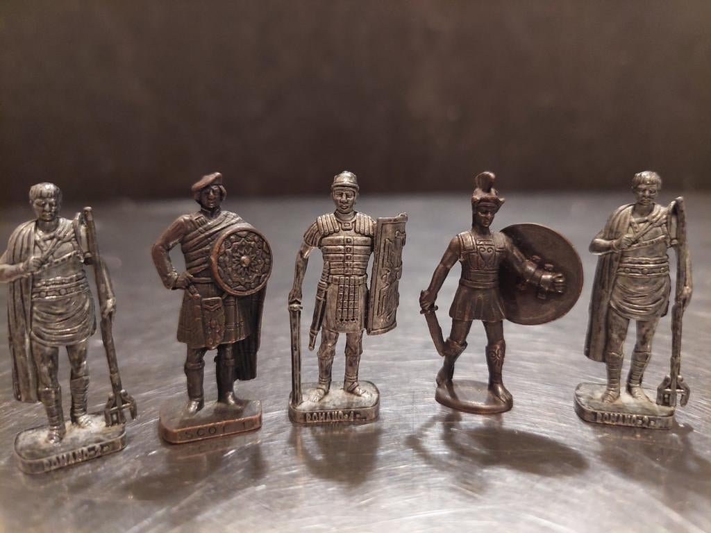Tinnen/ ijzeren /romeinse soldaten/ replica poppetjes, Ophalen of Verzenden, Gebruikt