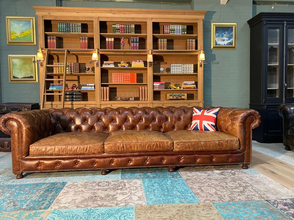 XXL Chesterfield bank vintage cognac GRATIS BEZORGD, Huis en Inrichting, Banken | Bankstellen, Ophalen of Verzenden, Zo goed als nieuw