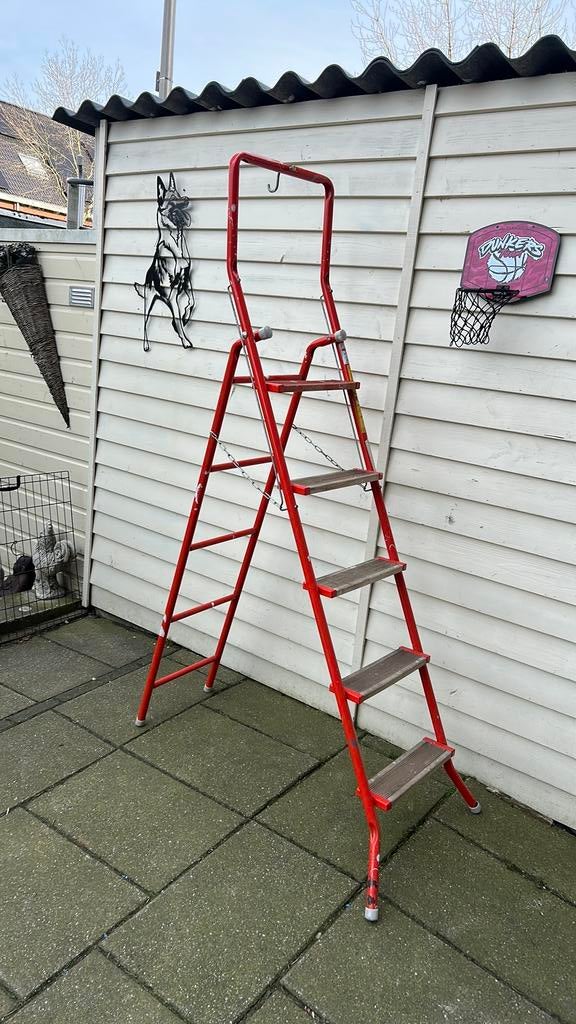 Trap inklapbaar Altrex zeer stevig kwaliteit, Ophalen, Zo goed als nieuw, Minder dan 2 meter