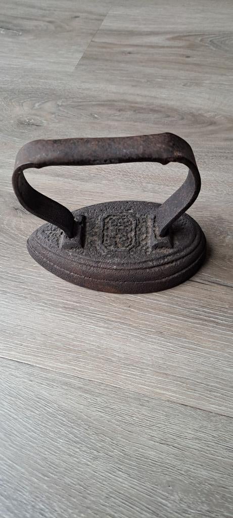 Antiek ijzeren strijkijzer, Ophalen of Verzenden