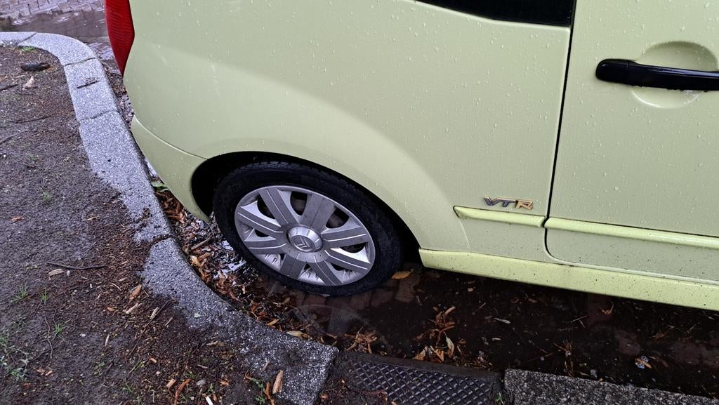 Mooie sportief uitziende zuinige benz 1,4i / 5 trapsautomaat, Adaptieve lichten, 4 cilinders, Overige kleuren, 1400 cc