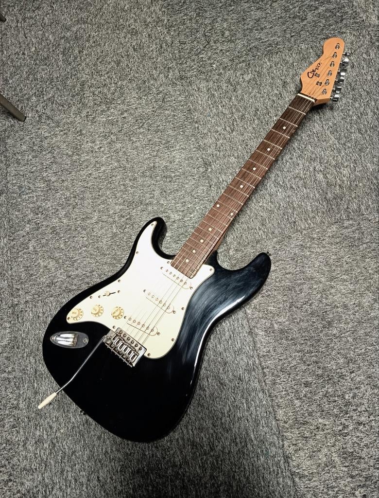 Cheeta lingshandige strat. Zwart. I.z.g.st., Ophalen of Verzenden, Solid body, Overige merken