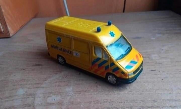Mercedes Benz ambulance voertuig, Ophalen of Verzenden, Gebruikt