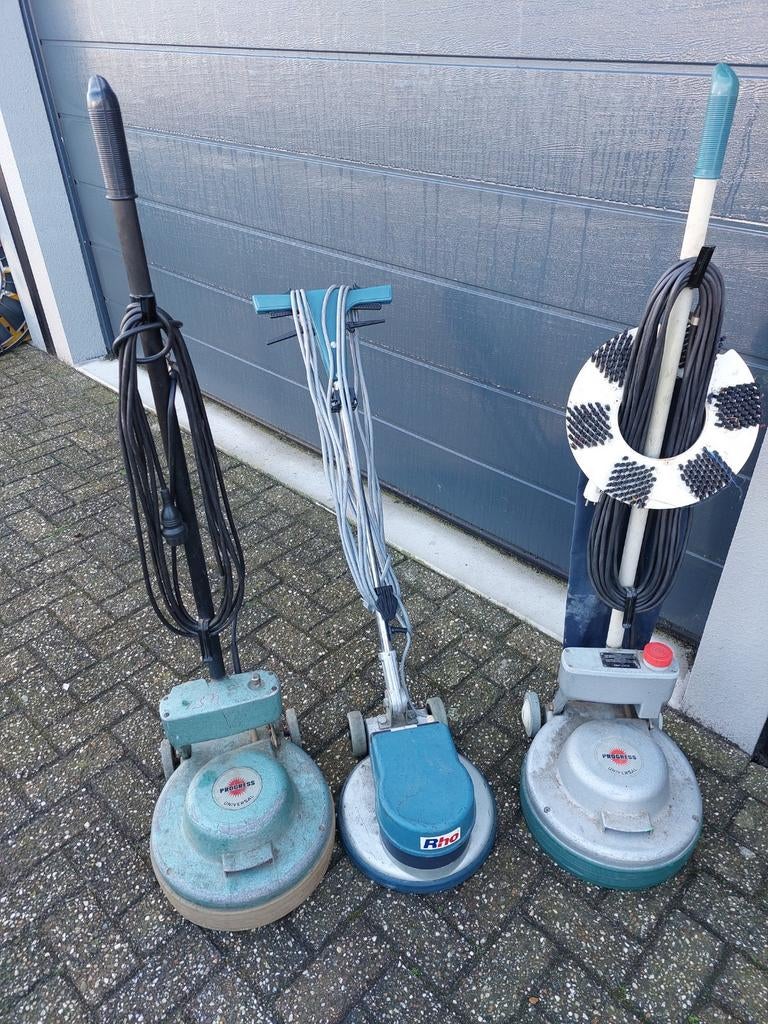 3 machines voor parket vloer, Ophalen
