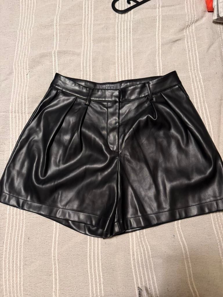 Zwarte faux lederen shorts - Maat M, Maat 38/40 (M), Kort, Zwart, Ophalen of Verzenden
