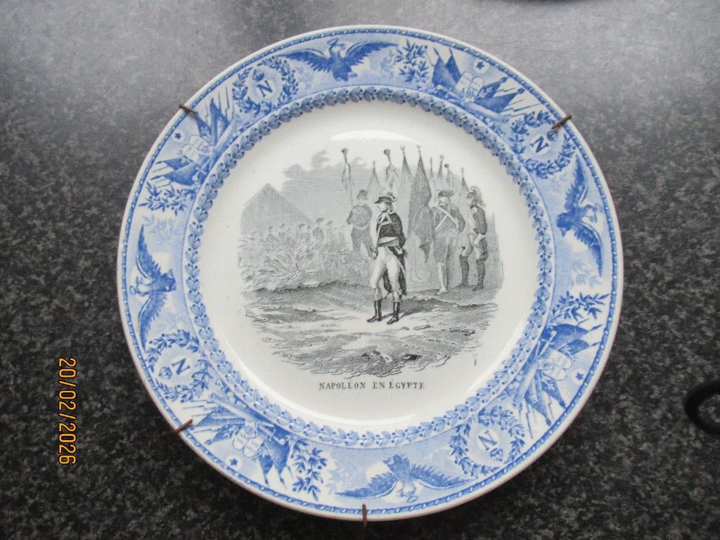 ANTIEK BORD- NAPOLEON EN EGYPTE -SOC CERAM MAASTRICHT-CA1910, Antiek en Kunst, Ophalen of Verzenden