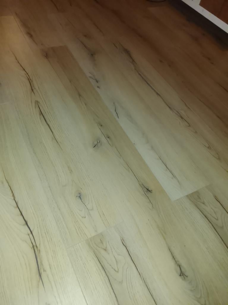 Nieuw! Ruim 11 m2 V-groef laminaat, Ophalen, Nieuw, Minder dan 10 m², Laminaat