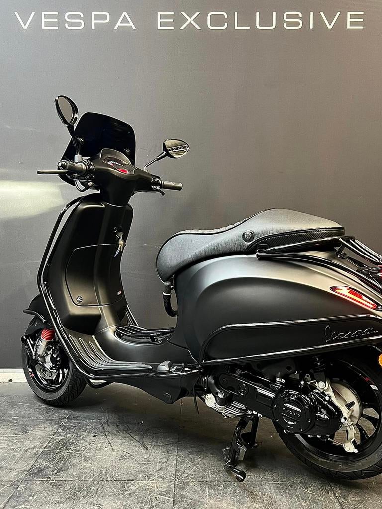 VESPA SPRINT S Vol optie MAT ZWART Black detail Special, Fietsen en Brommers, Nieuw, Vespa S, Ophalen of Verzenden, Benzine