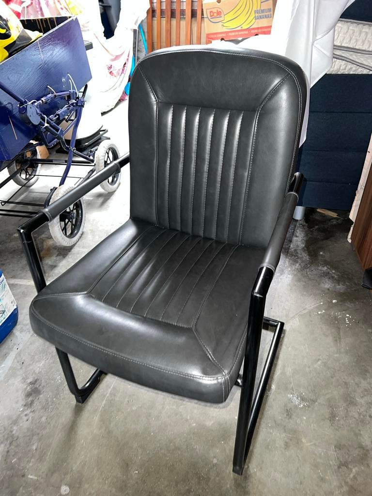 Set van 4 leren stoelen met stalen frame, Ophalen, Gebruikt, Zwart, Leer