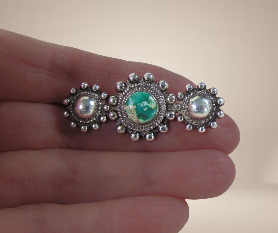 Ca 1940 NAVAJO zilveren broche met groene turquoise!, 4 tot 7 cm, Gebruikt, Verzenden, X