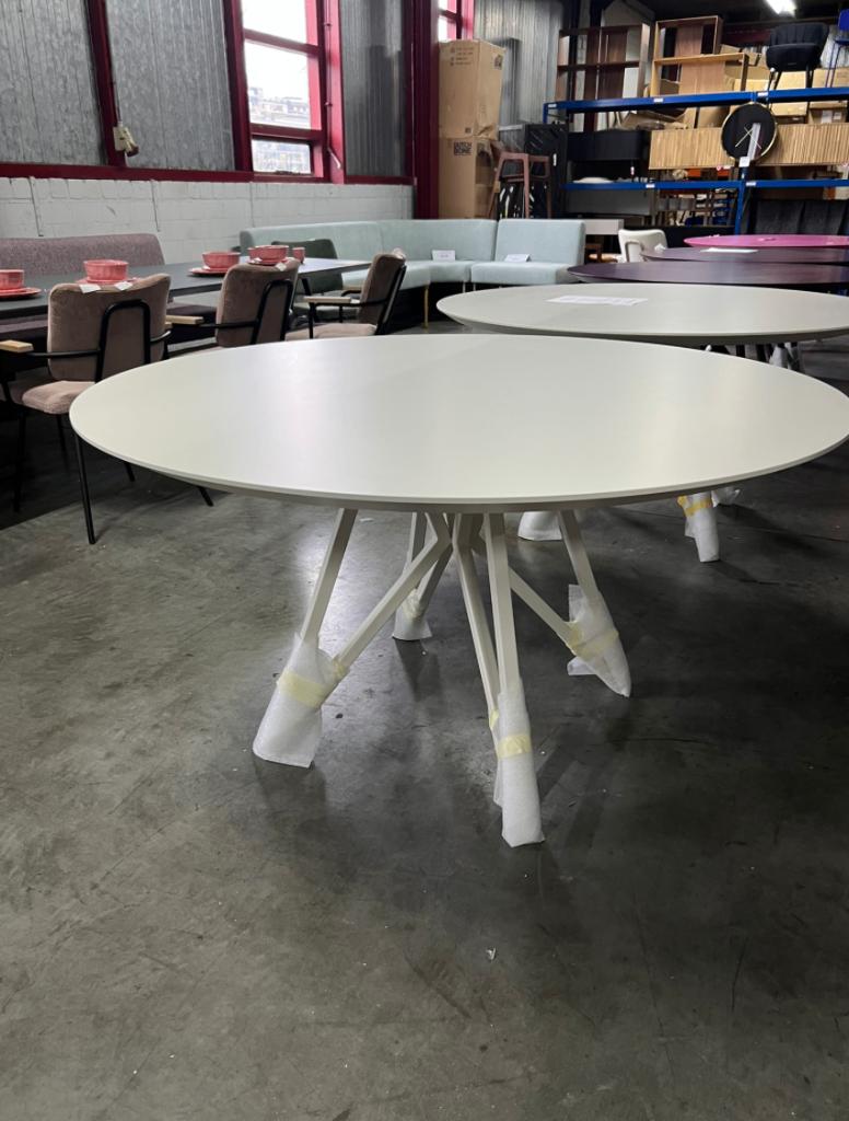 Nieuwekans x Studio Henk Custom eettafel 140 Sandy Beach, Huis en Inrichting, Tafels | Eettafels, Nieuw, 100 tot 150 cm, 100 tot 150 cm