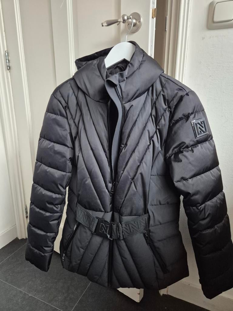 Nikkie ski jas "greenwood ski jacket", Kleding | Dames, Ophalen of Verzenden, Zo goed als nieuw, Maat 42/44 (L), Zwart