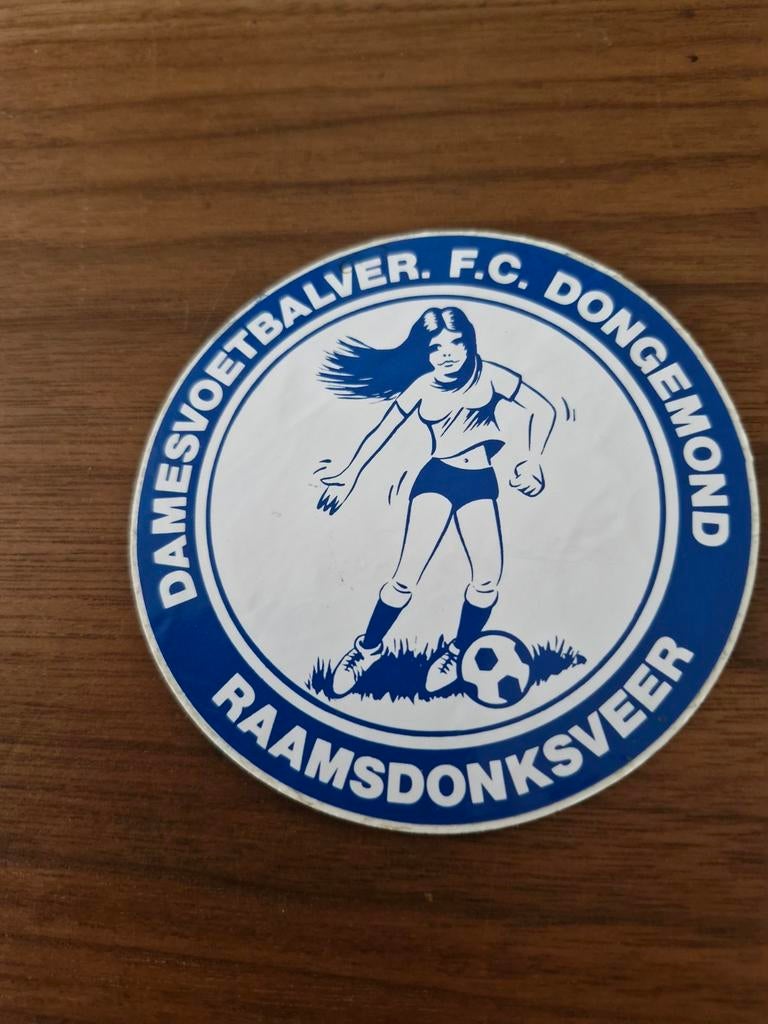 4920 Damesvoetbal F.C. Dongemond Raamsdonksveer sticker, Ophalen of Verzenden, Gebruikt